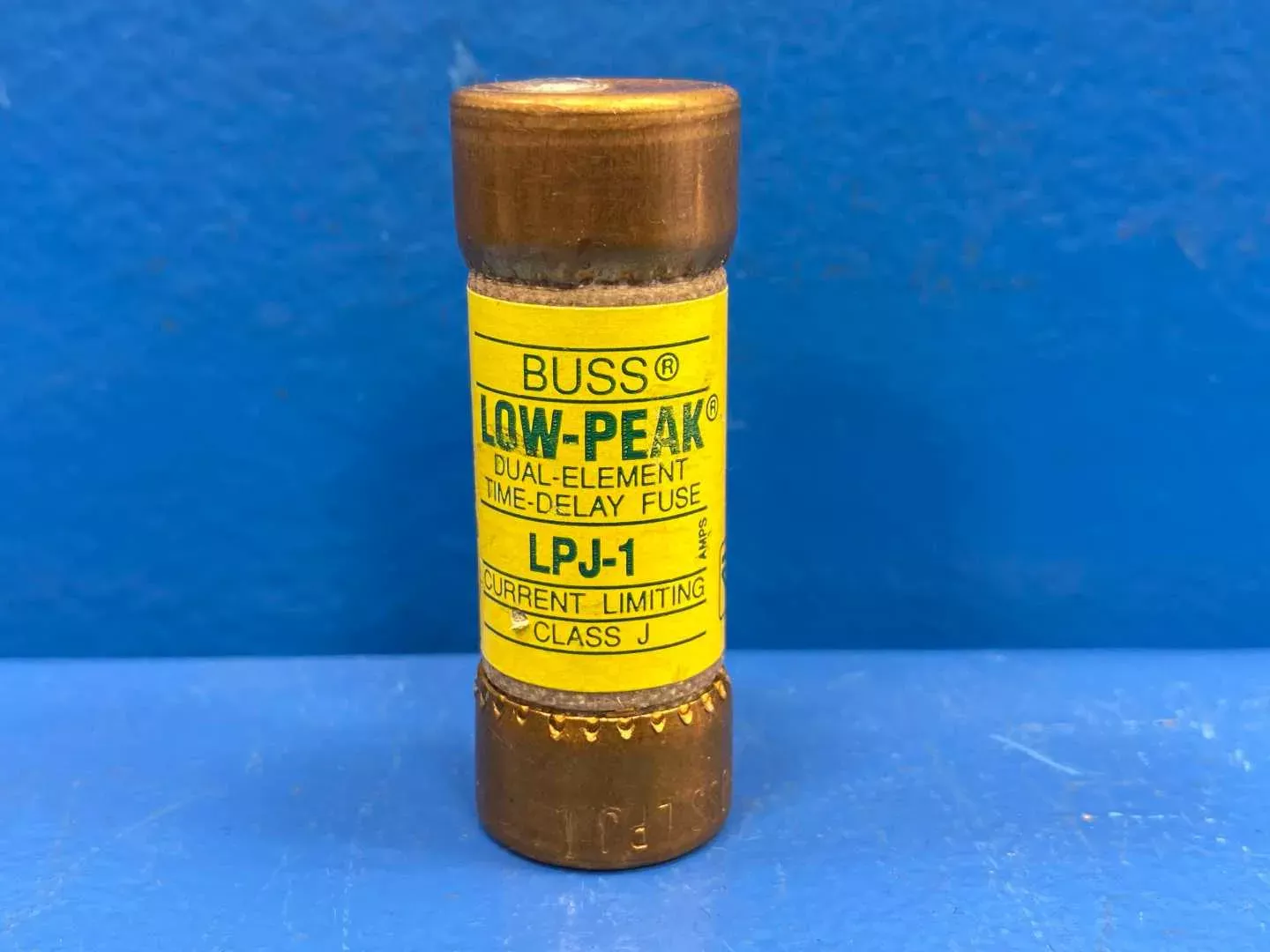 1 Amp Class J Dual-Element Time Delay Fuse 600V Bussmann Low-Peak LPJ-1