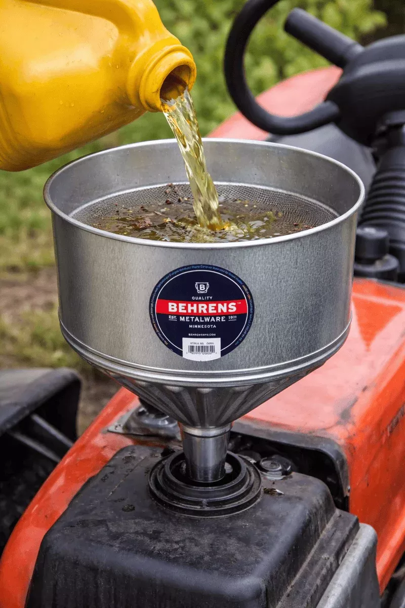 8 Quart (7.57LT) Galvanized Steel Lock-On Tractor Funnel
