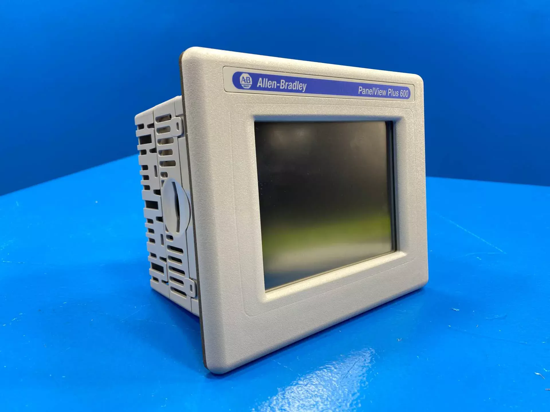Allen-Bradley 2711P Panelview Plus 600 Allen Bradley 6" Graphic Terminal