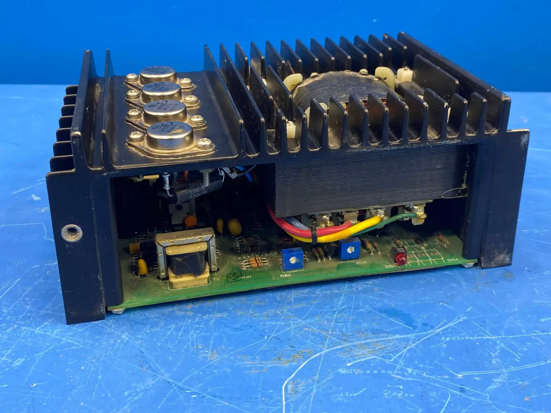 Whelen Engineering Company, Inc. 01-0285548-00E Power Master 1 Power Amplifier 400 Watts 120/240VAC